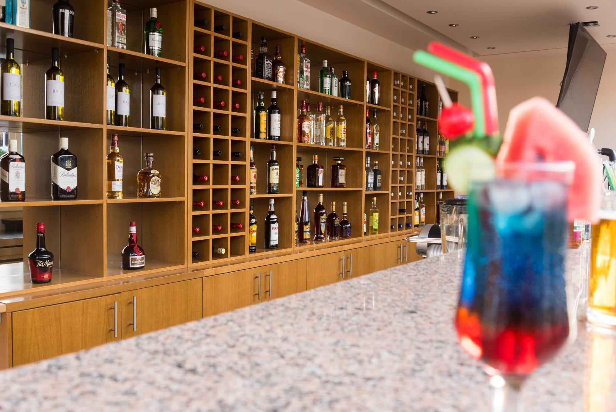 Amaryllis Front Beach Hotel لاردوس المظهر الخارجي الصورة
