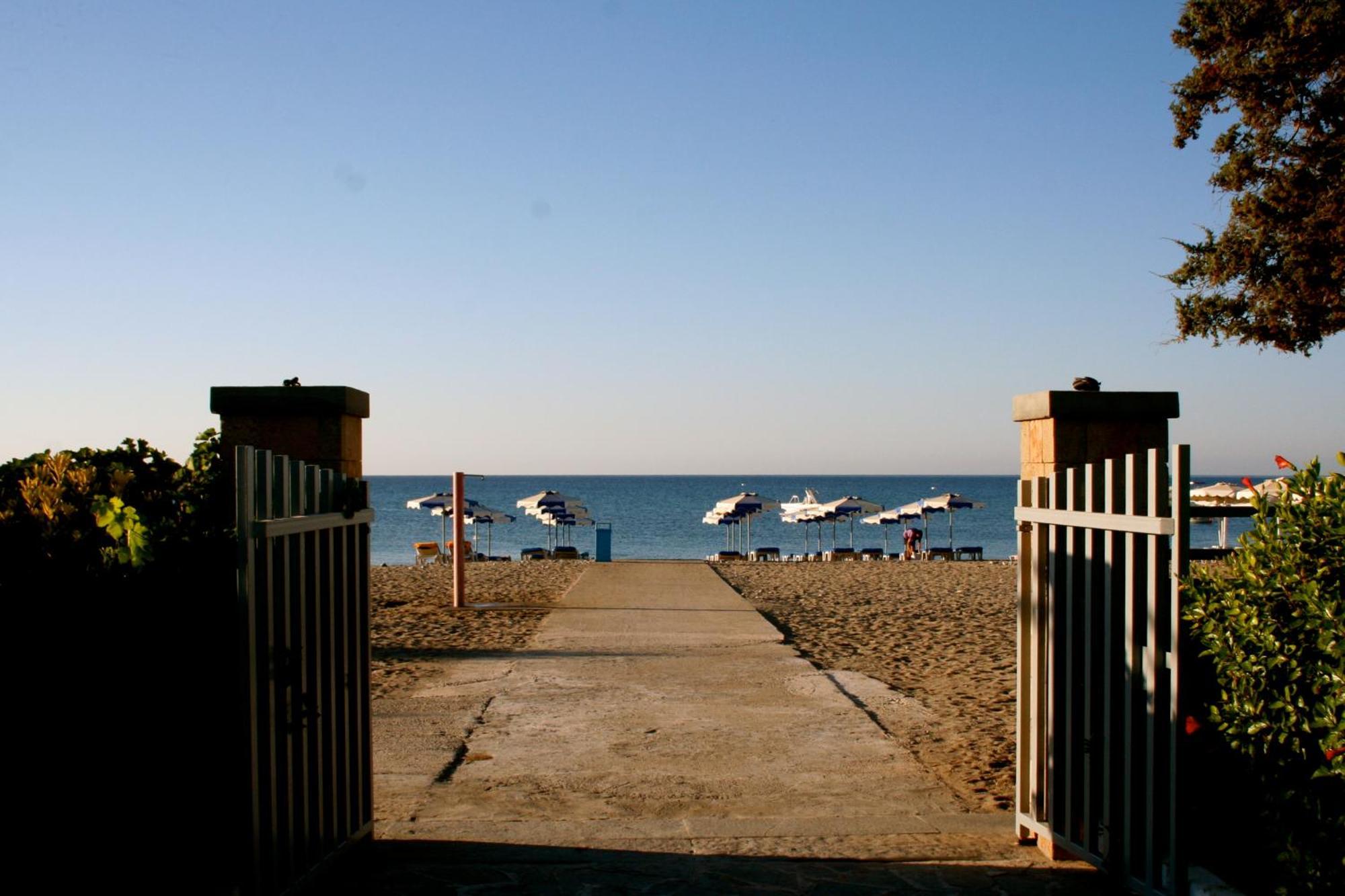 Amaryllis Front Beach Hotel لاردوس المظهر الخارجي الصورة